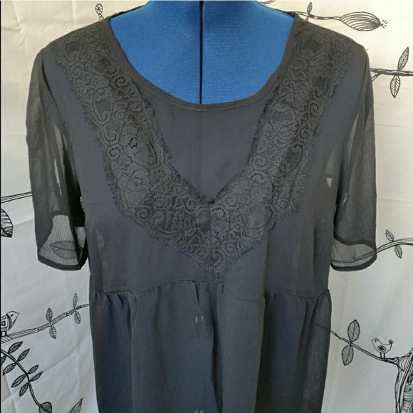 Torrid - Crinkled chiffon lace trim top - Picture 2 of 7